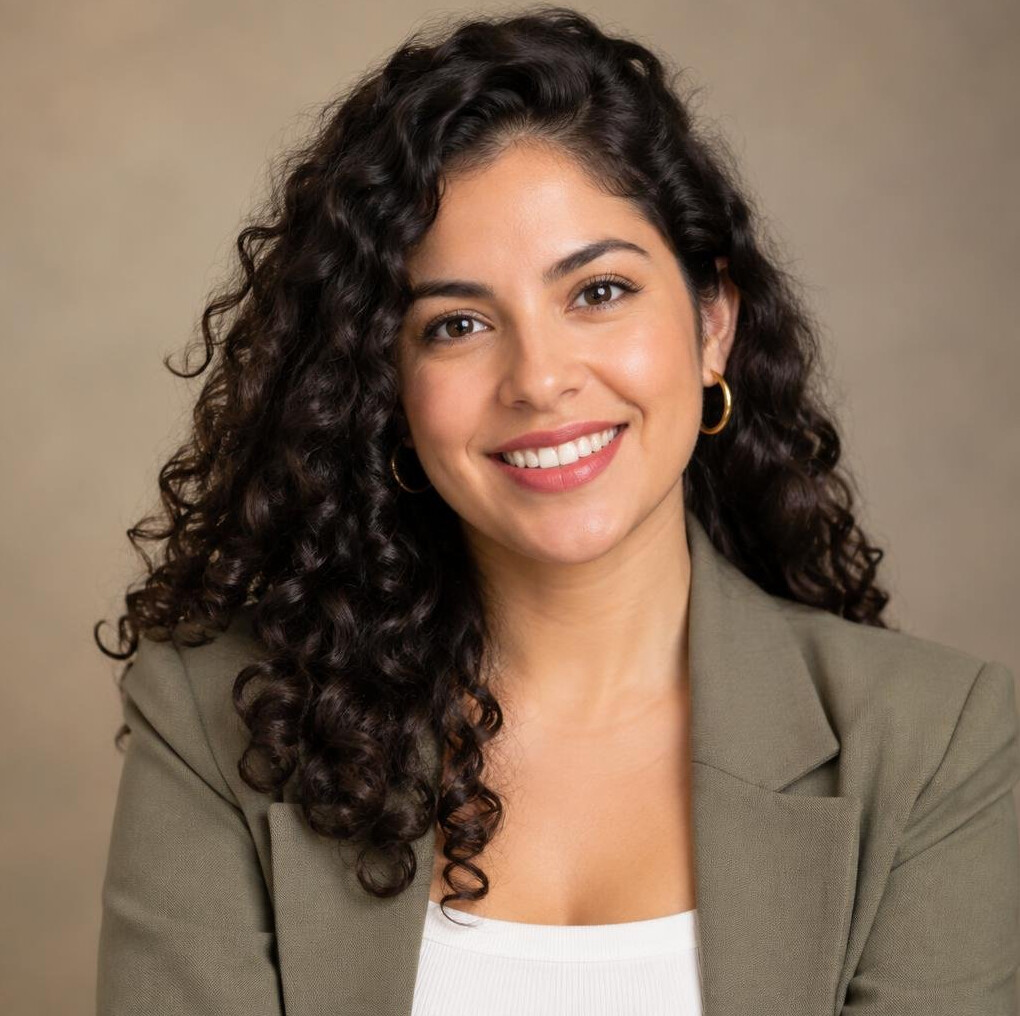 Portrait of a Latin American woman in her twenties